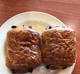 Chocolatine vs. pain au chocolat